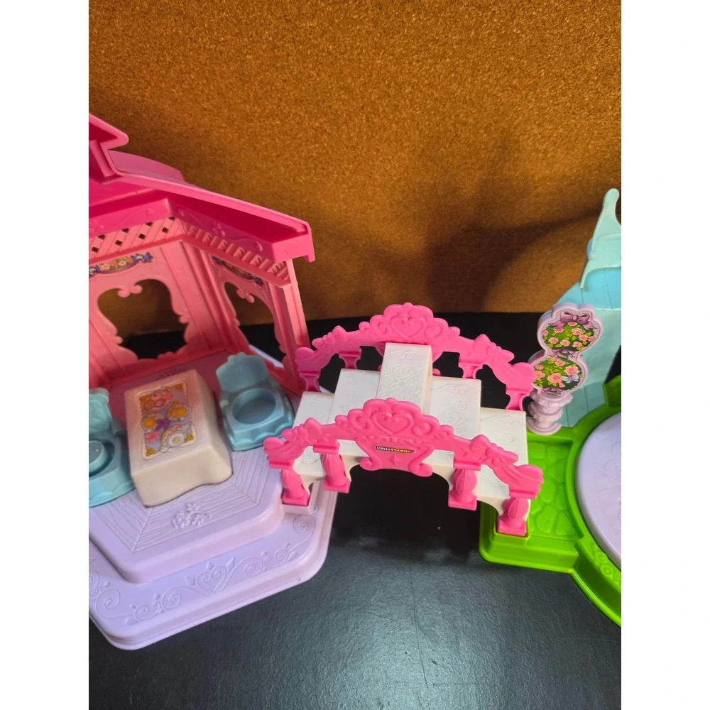 Fisher-Price Little People Disney Princess Songs Palace Gazebo Bridge Garden Set